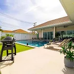 Modern Villa 3Br - Great Location - Kl3