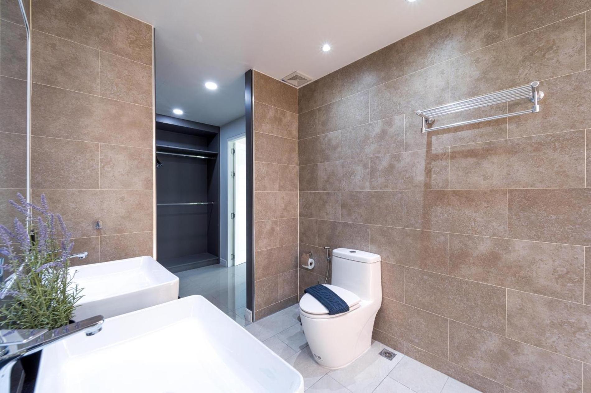 Modern 3br - Great Location - Kl3